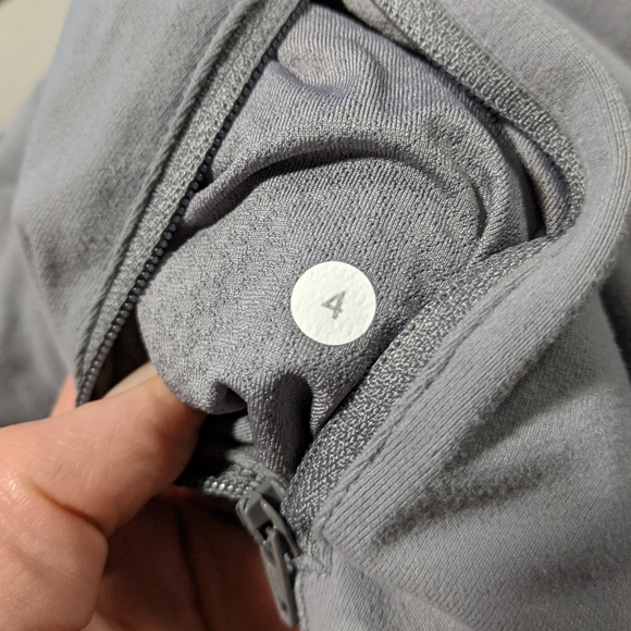 LULULEMON Gray In Stride Jacket Size 4 EUC - Picture 4 of 4